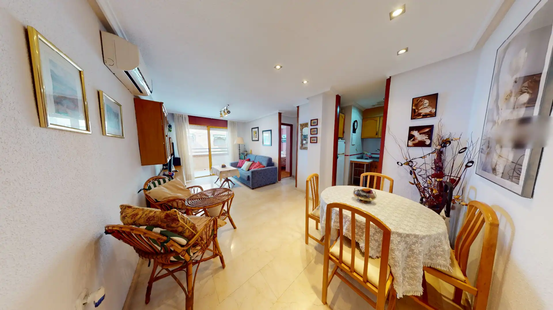 Sala d'estar de Pis en venda en Torrevieja amb Aire condicionat, Moblat i Balcó