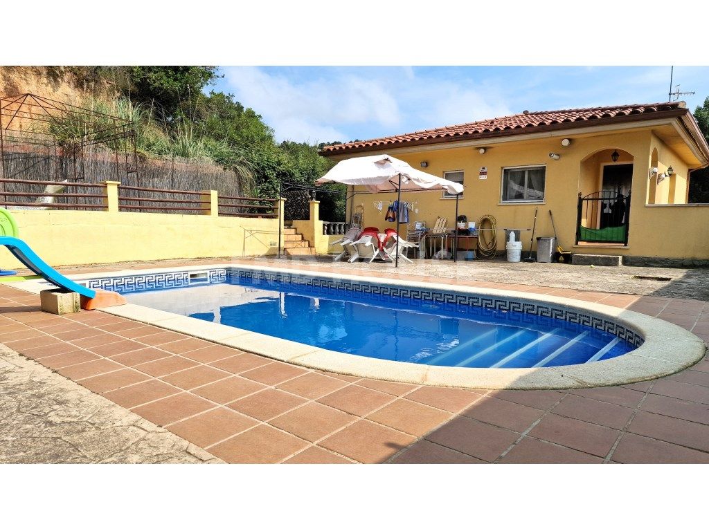 Swimming pool of House or chalet for sale in Lloret de Mar