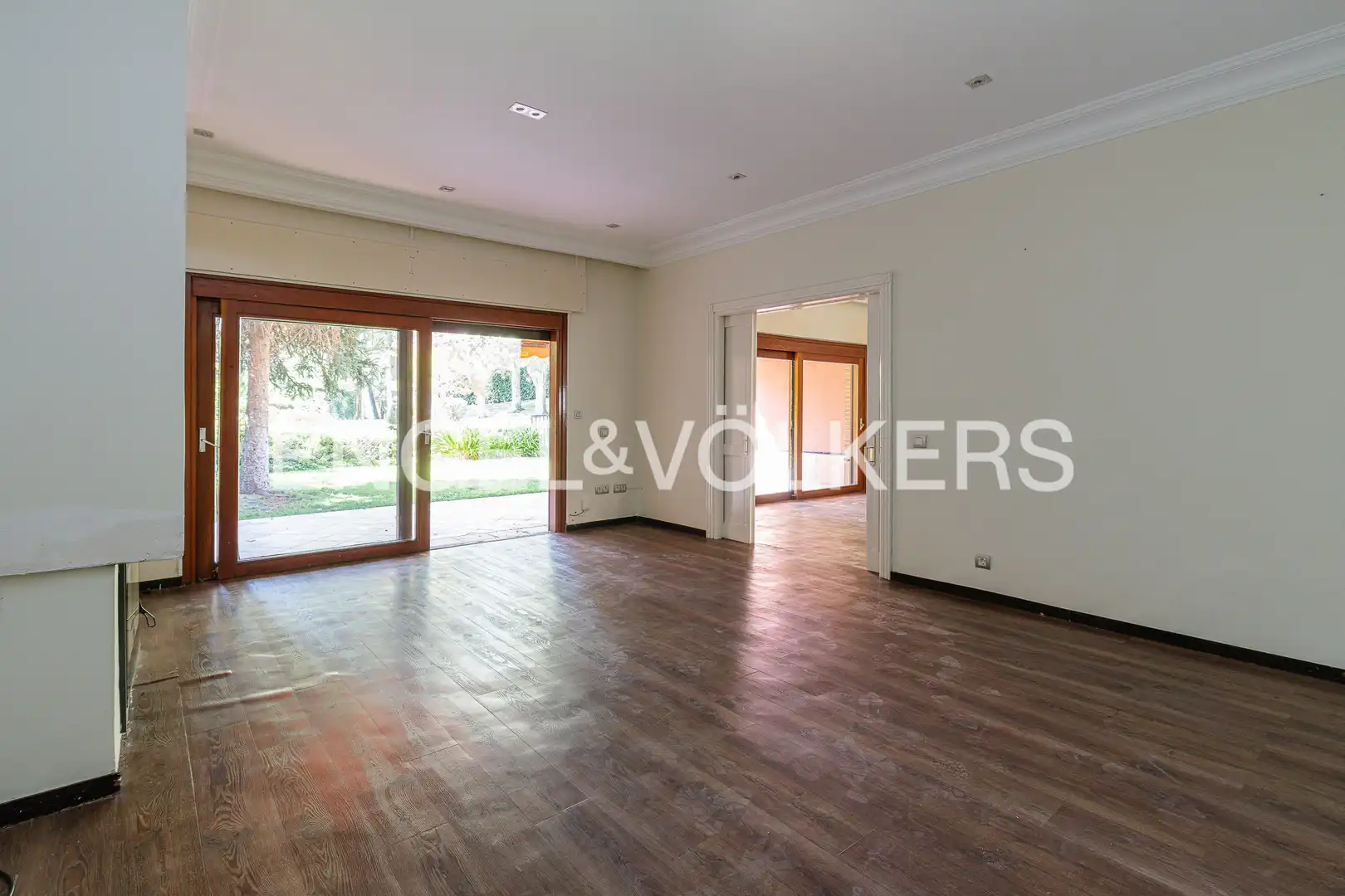 Sala d'estar de Casa adosada de lloguer en Boadilla del Monte amb Calefacció, Jardí privat i Parquet