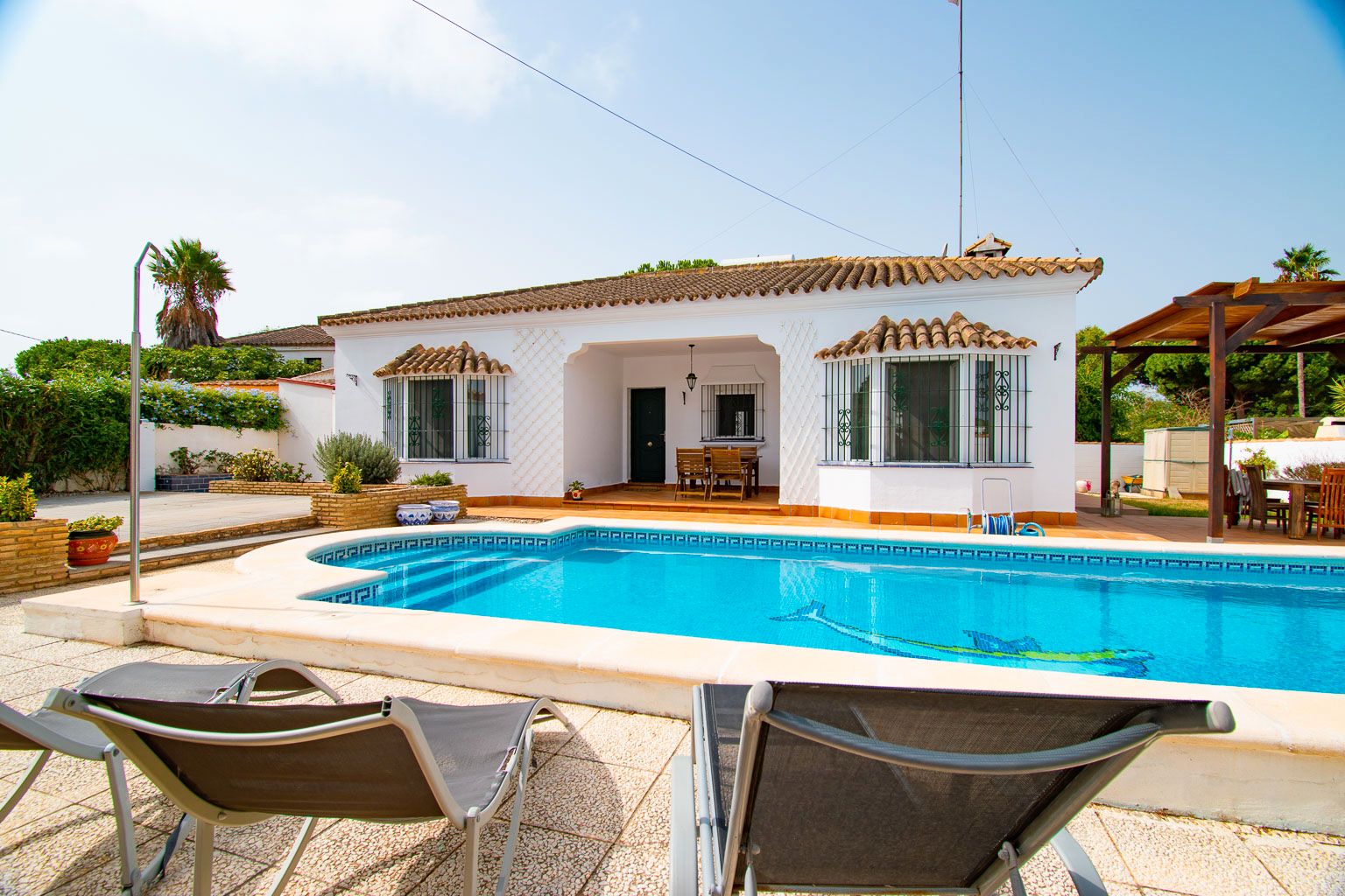 Vista exterior de Casa o xalet en venda en Chiclana de la Frontera