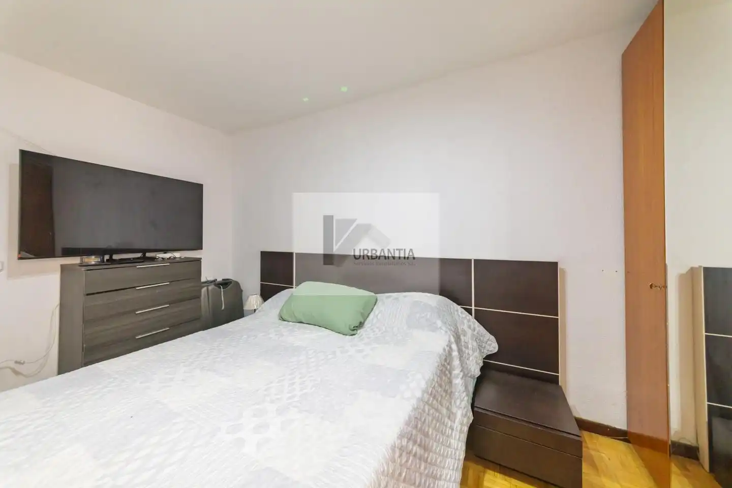 Habitación de Piso en venta en  Pamplona / Iruña con Calefacción, Parquet y Trastero