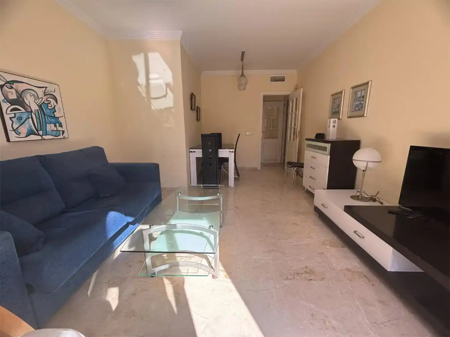 Wohnzimmer von Dachboden zur Miete in Estepona mit Klimaanlage und Balkon