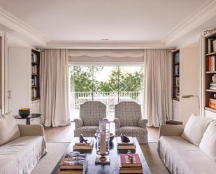 Living room of Flat for sale in  Madrid Capital  with Air Conditioner, Heating and Terrace