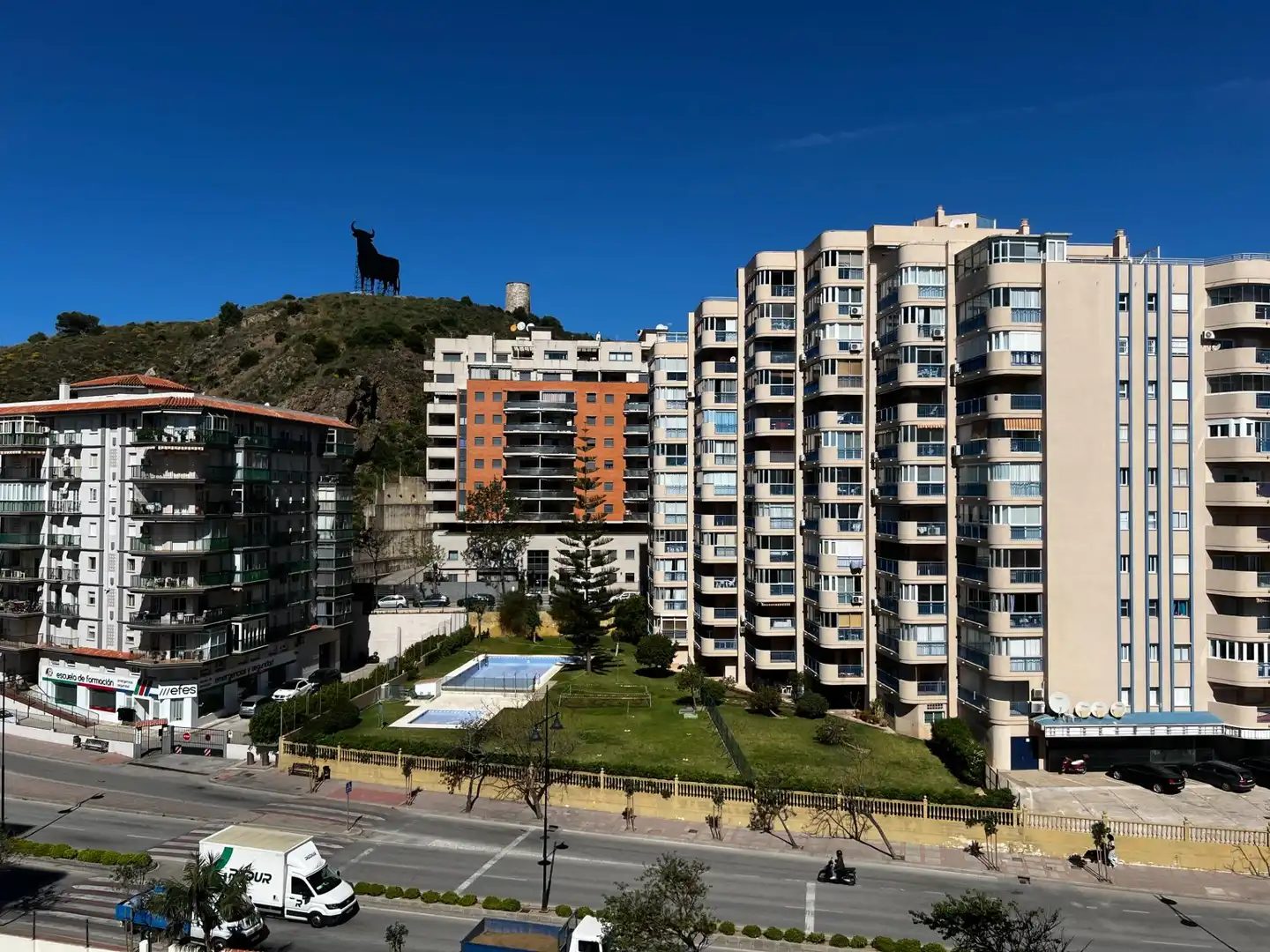 Vista exterior de Apartament en venda en Fuengirola amb Aire condicionat, Terrassa i Piscina comunitària