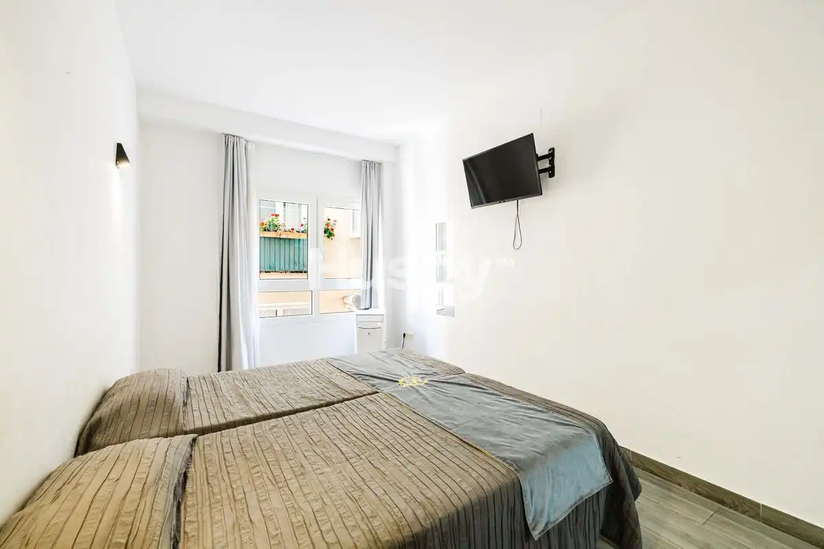Schlafzimmer von Büro zur Miete in Málaga mit Heizung