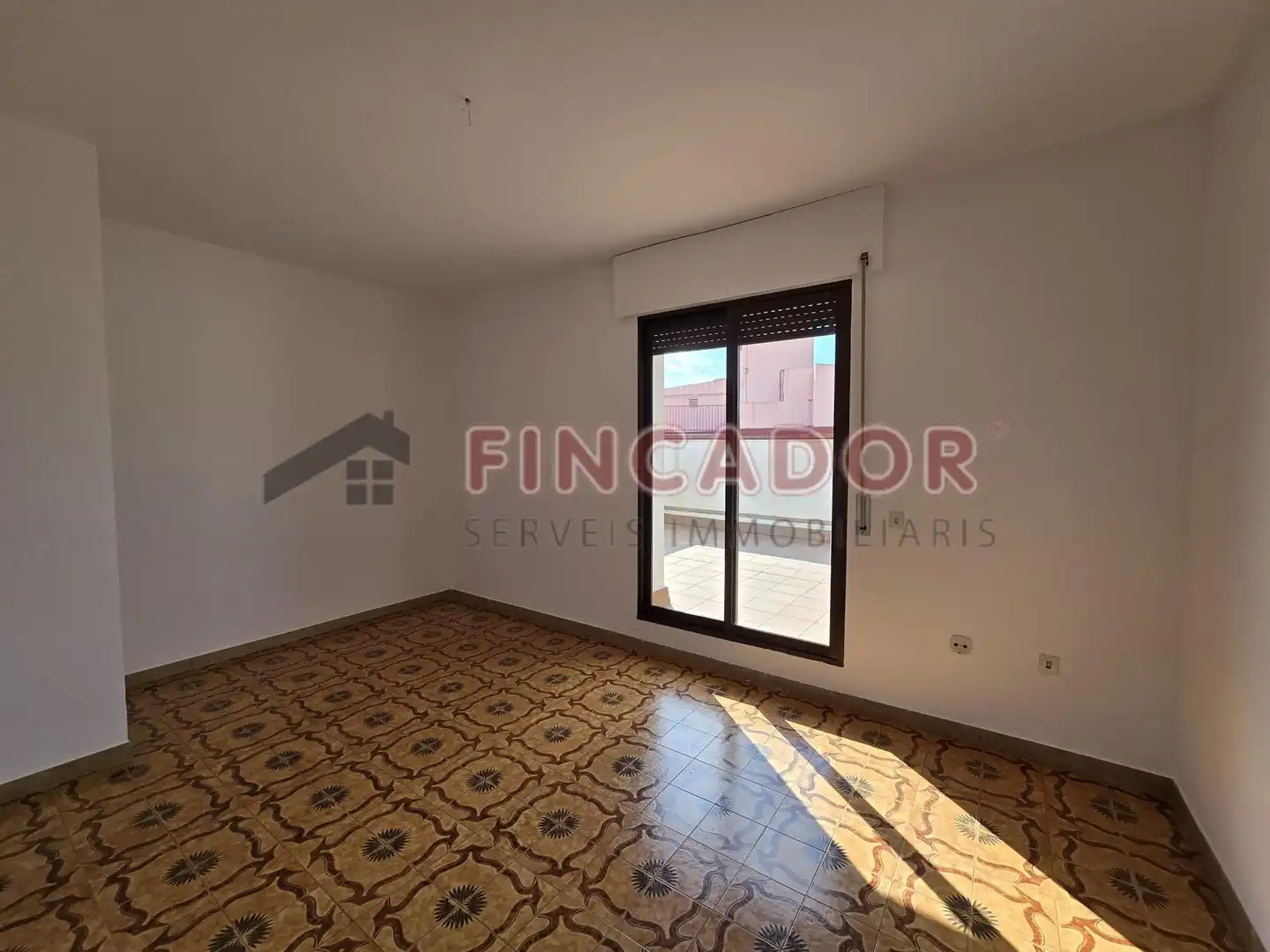 Schlafzimmer von Dachboden zum Verkauf in Terrassa mit Heizung und Terrasse
