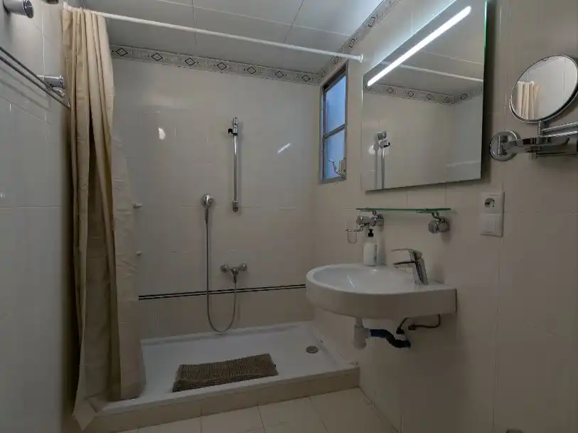Flat for sale in Carrer de Sant Ermengol 0, imagen 5