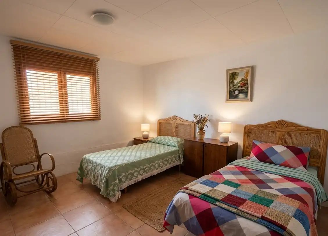 Dormitori de Finca rústica en venda en Fraga amb Aire condicionat, Jardí privat i Terrassa