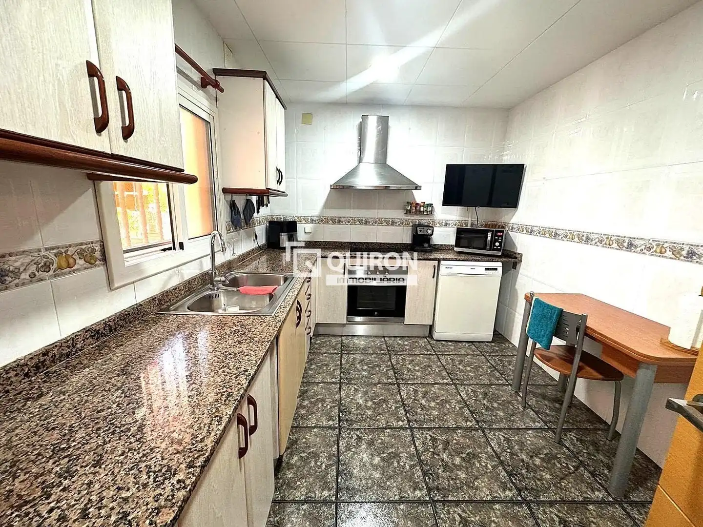 Cocina de Casa o chalet en venta en La Bisbal del Penedès con Aire acondicionado, Calefacción y Terraza