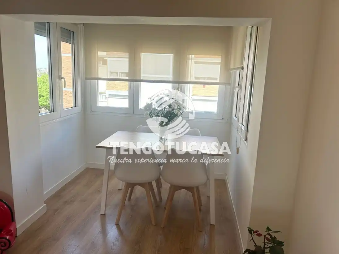 Dining room of Flat for sale in Madrid  with Air Conditioner, Heating and Furnished