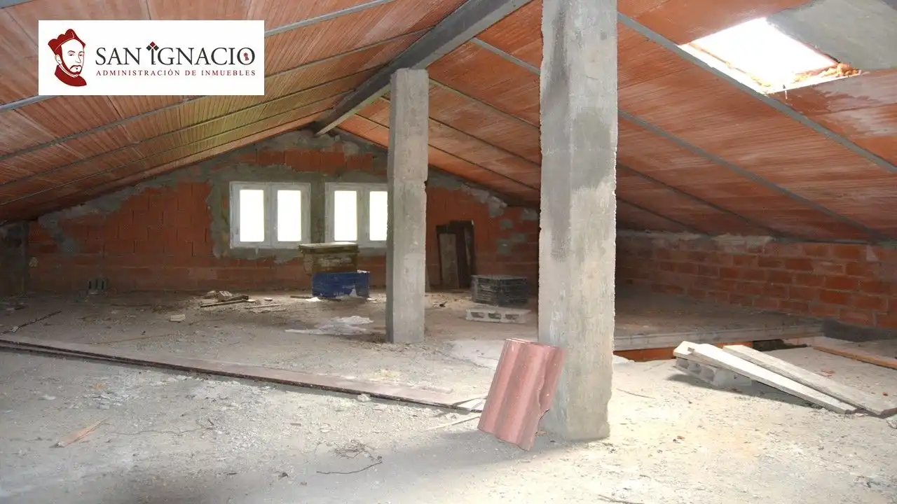 Casa adosada en venta en Valle de Zamanzas con Jardín privado