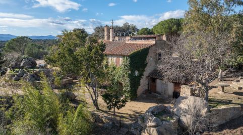 Masia del siglo XVIII en venta en Capmany, Alt Emporda, Girona.