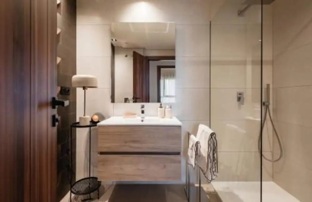 Bathroom of Attic for rent in Marbella  with Air Conditioner, Terrace and Swimming Pool