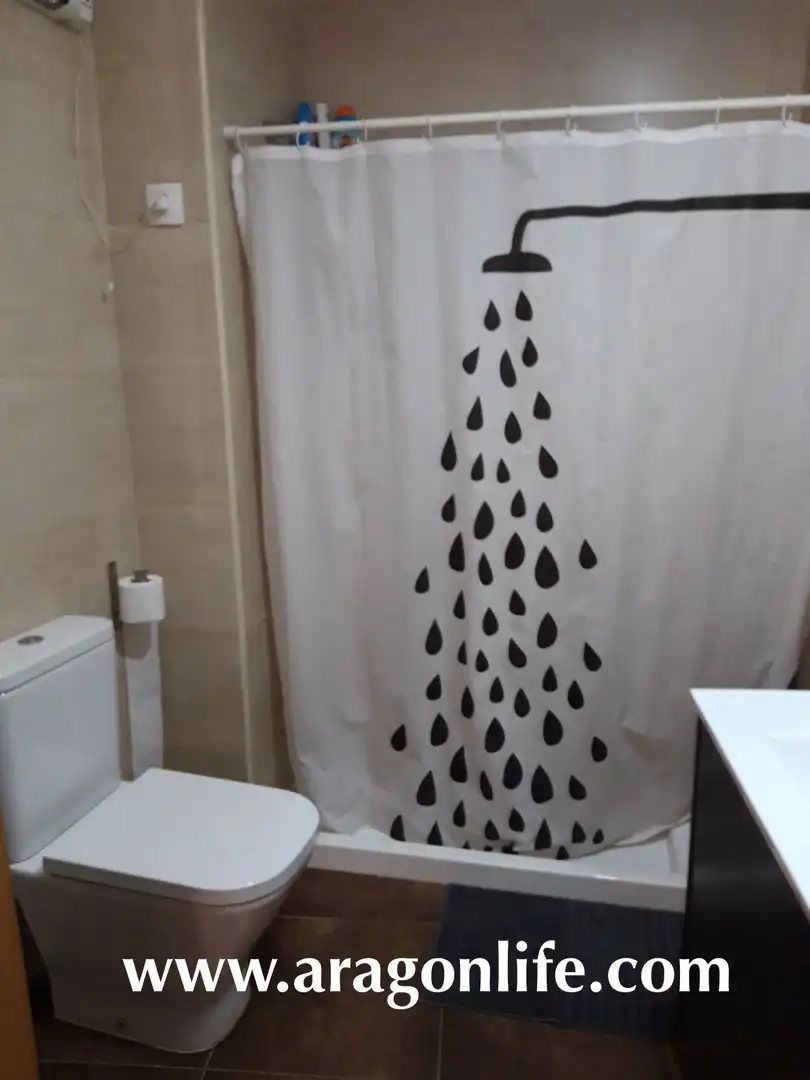 Baño de Casa o chalet en venta en Caspe con Aire acondicionado, Parquet y Amueblado