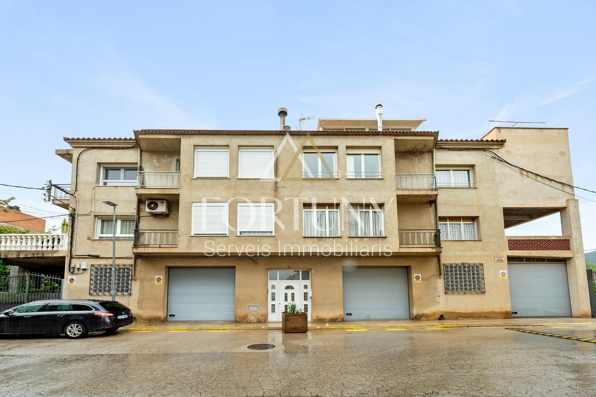 Vista exterior de Dúplex en venda en Alcover amb Aire condicionat, Terrassa i Balcó