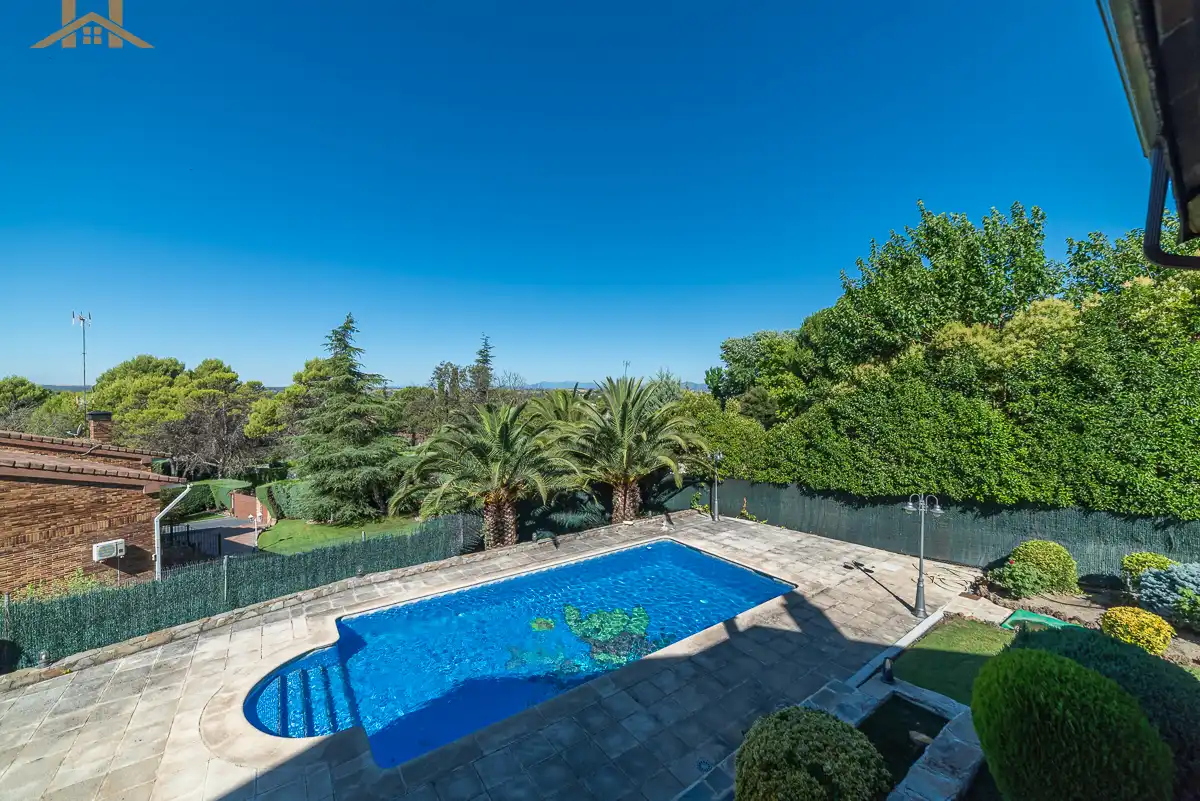 Piscina de Casa o chalet en venta en Villaviciosa de Odón con Aire acondicionado, Calefacción y Jardín privado
