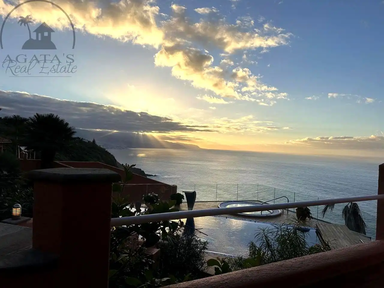 Vista exterior de Casa o xalet en venda en Tacoronte amb Aire condicionat, Calefacció i Jardí privat
