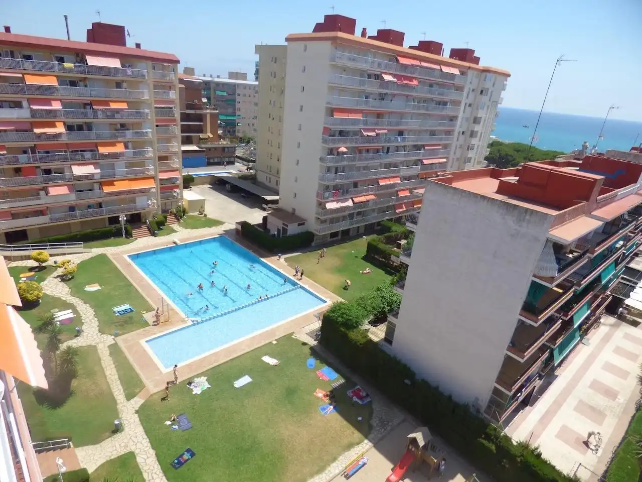 Schwimmbecken von Wohnung zum Verkauf in Malgrat de Mar mit Heizung, Privatgarten und Terrasse