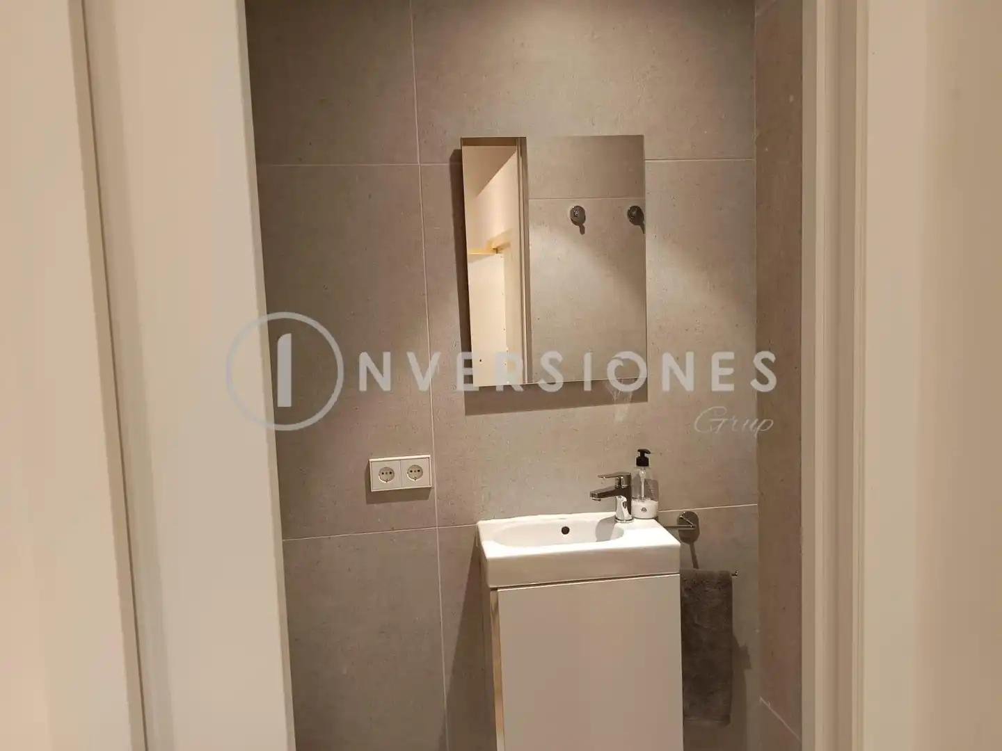 Badezimmer von Geschaftsraum zur Miete in Manacor mit Klimaanlage und Möbliert