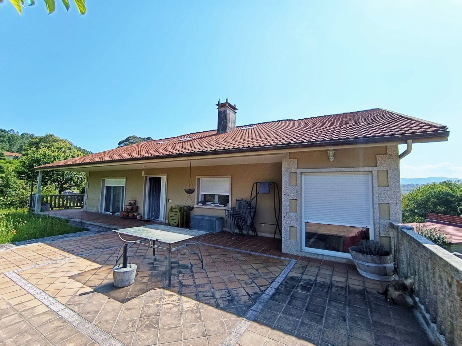 Vista exterior de Casa o xalet en venda en Pontevedra Capital  amb Calefacció, Jardí privat i Terrassa