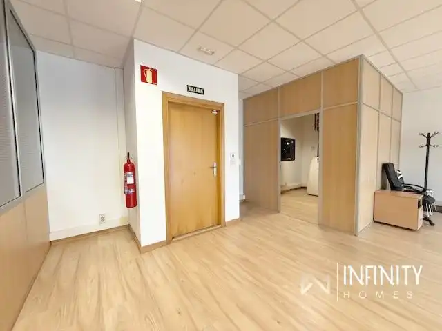 Oficina de alquiler en Txorierriko Hiribidea, Derio