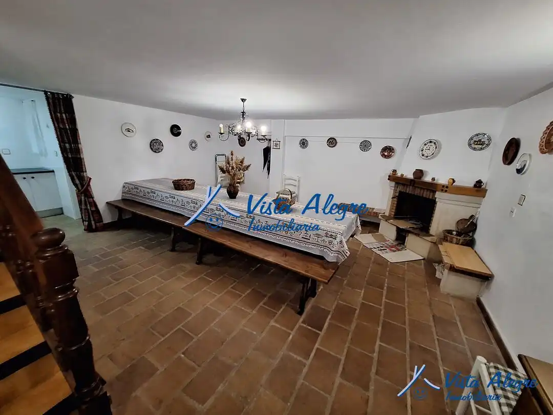 Casa adosada en venda en Anguciana amb Calefacció, Jardí privat i Traster