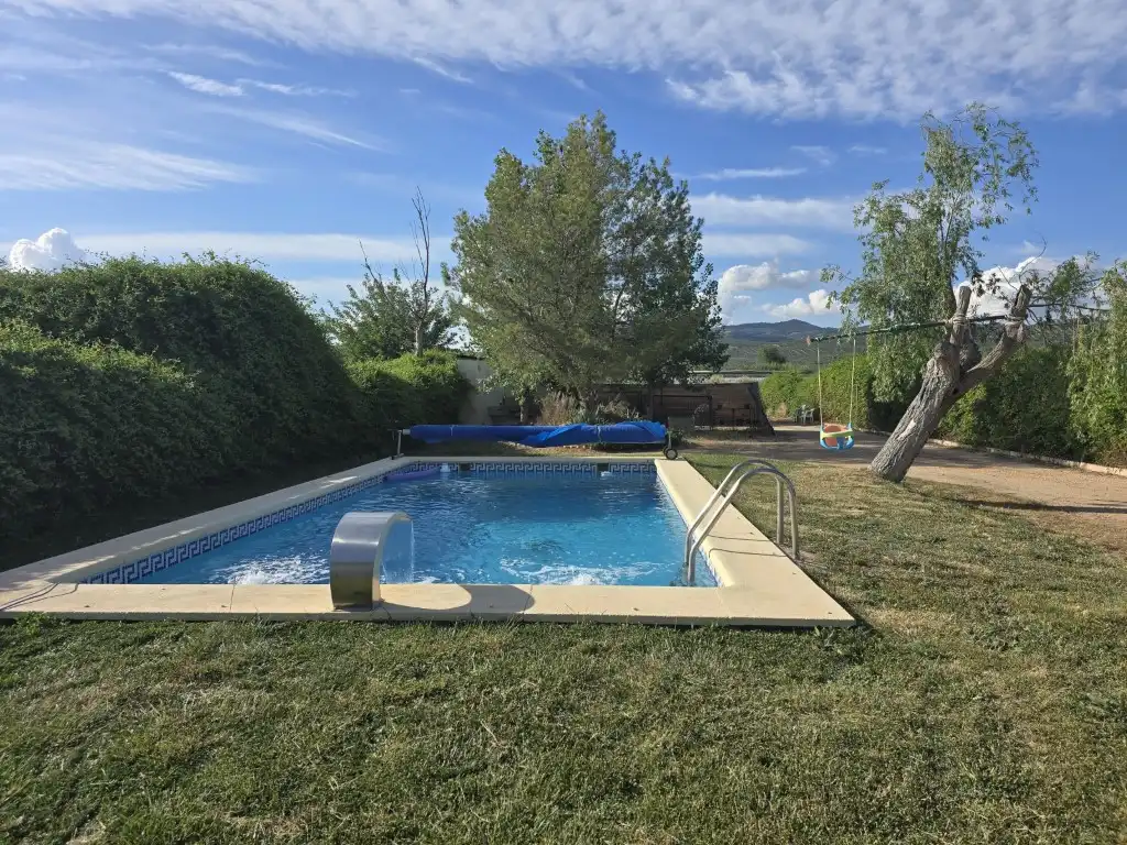 Piscina de Finca rústica en venda en Huétor Tájar