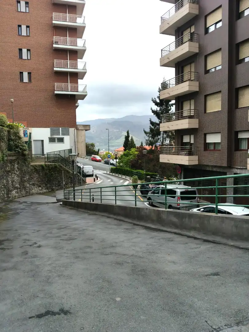 Außenansicht von Garage zum Verkauf in Bilbao 