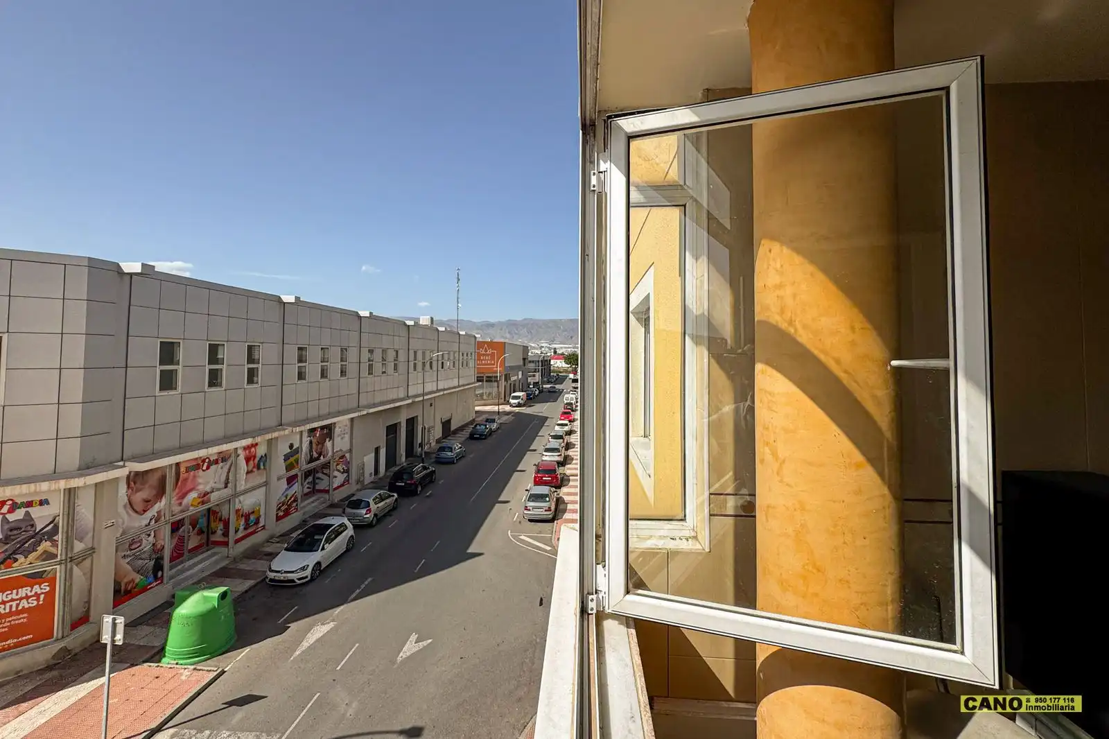 Vista exterior de Piso en venta en Roquetas de Mar con Terraza, Trastero y Piscina