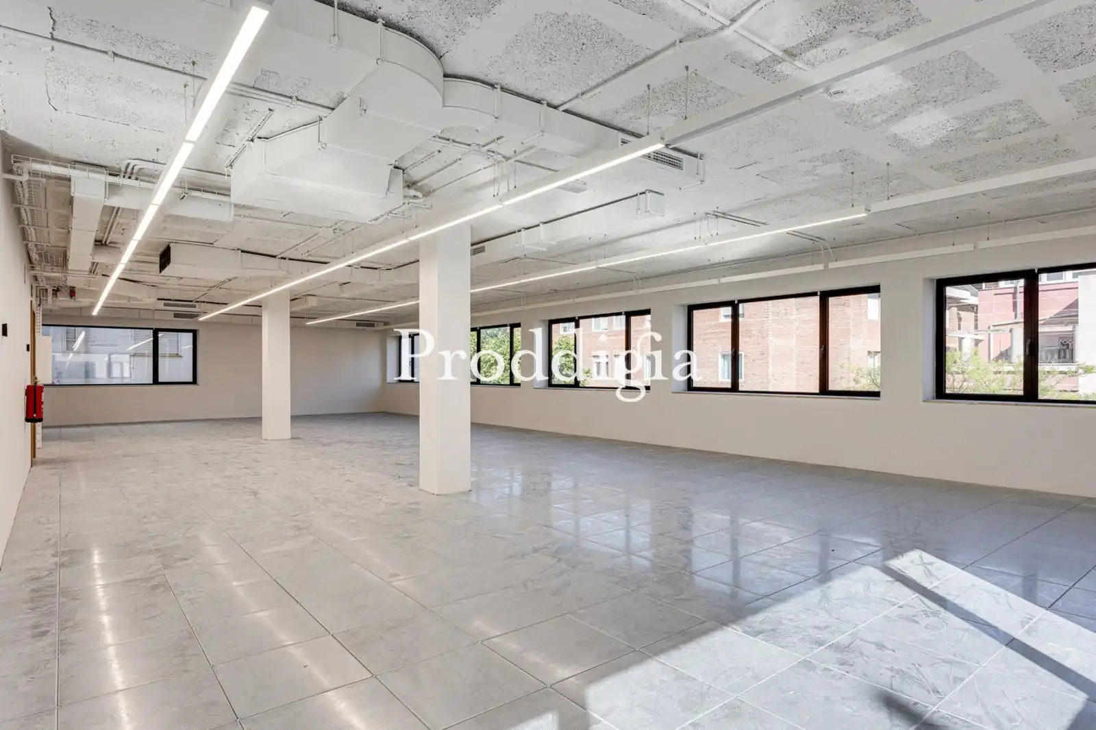 Büro zur Miete in Barcelona mit Klimaanlage und Terrasse