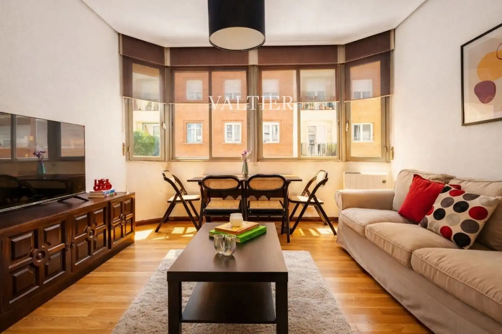 Vista exterior de Piso en venta en Madrid con Aire acondicionado y Amueblado