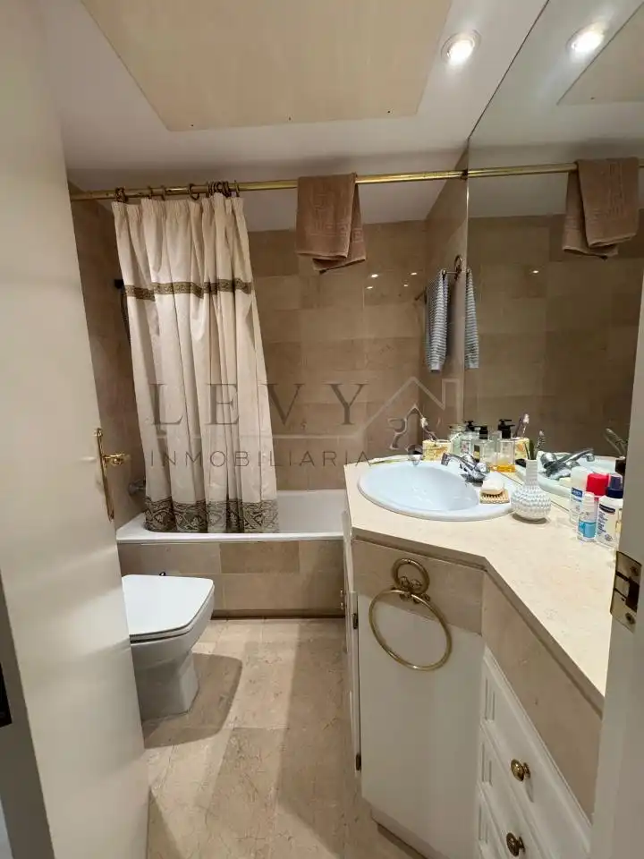 Bathroom of Flat for sale in Marbella  with Air Conditioner, Heating and Terrace