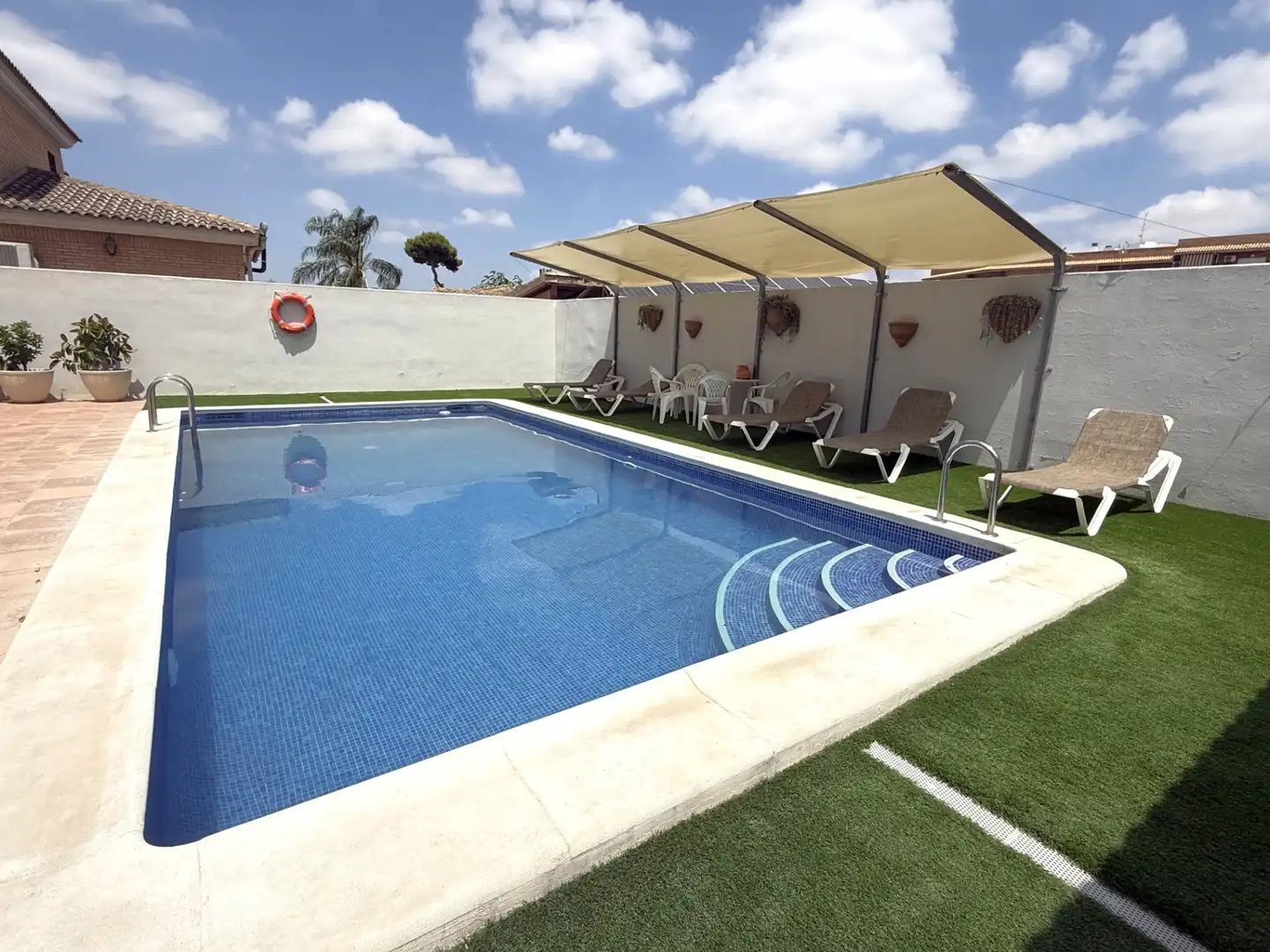 Piscina de Casa adosada en venda en Torrent amb Terrassa, Traster i Piscina comunitària