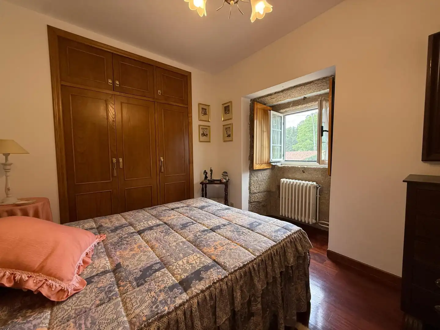 Habitación de Casa o chalet en venta en San Amaro con Calefacción, Jardín privado y Parquet