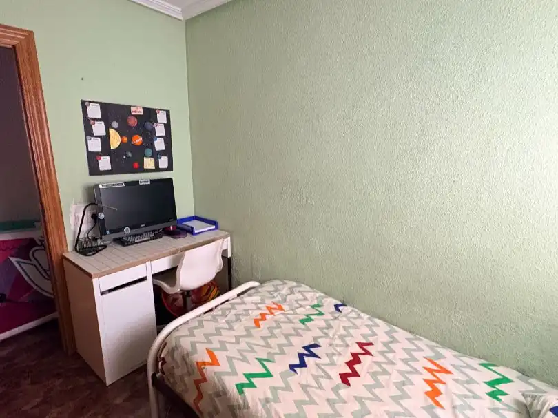 Habitación de Piso en venta en Torrevieja con Aire acondicionado, Terraza y Balcón