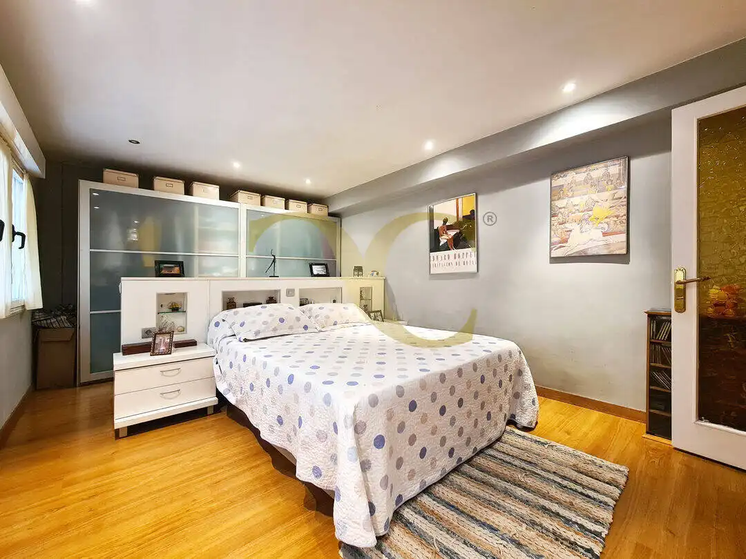 Habitación de Piso en venta en Gijón  con Calefacción, Jardín privado y Trastero