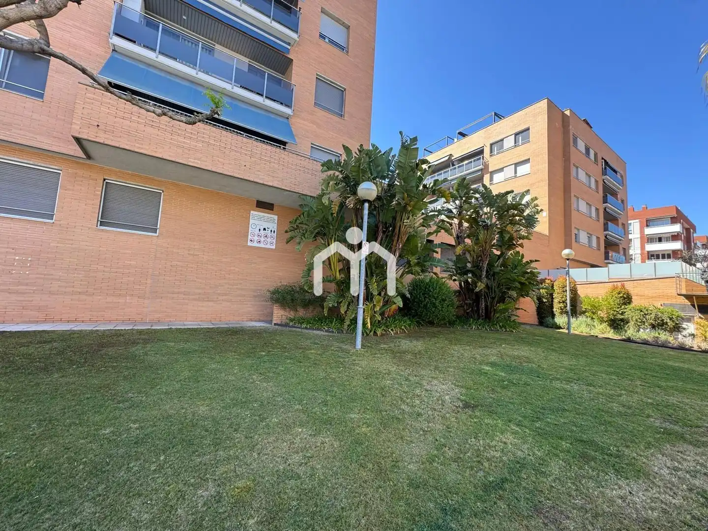 Vista exterior de Piso en venta en Montgat con Aire acondicionado, Calefacción y Parquet