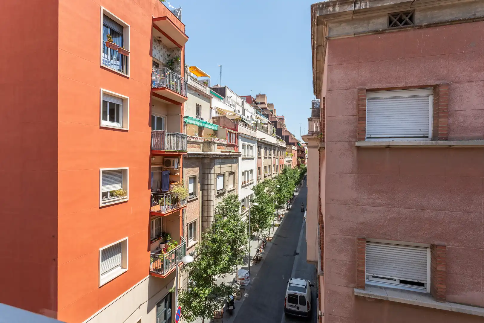 Vista exterior de Piso en venta en Barcelona con Calefacción