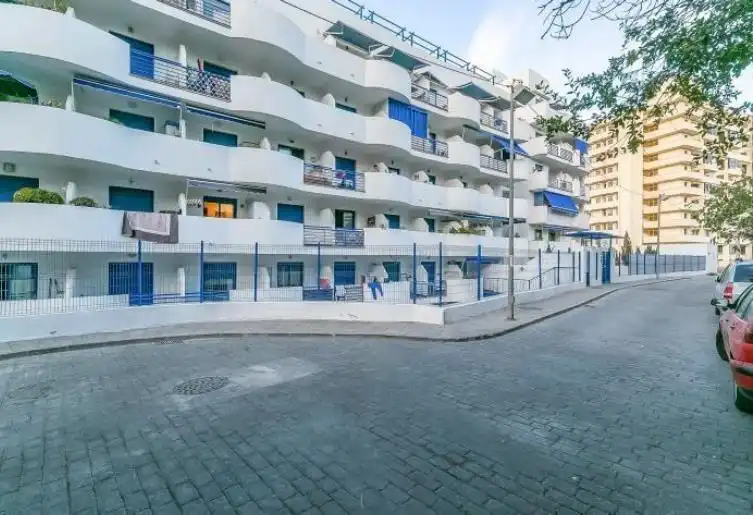 Außenansicht von Wohnungen zum Verkauf in Benalmádena mit Klimaanlage, Heizung und Terrasse