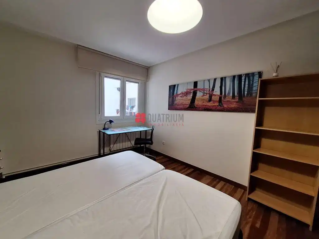 Bedroom of Flat for rent in Santiago de Compostela   with Furnished