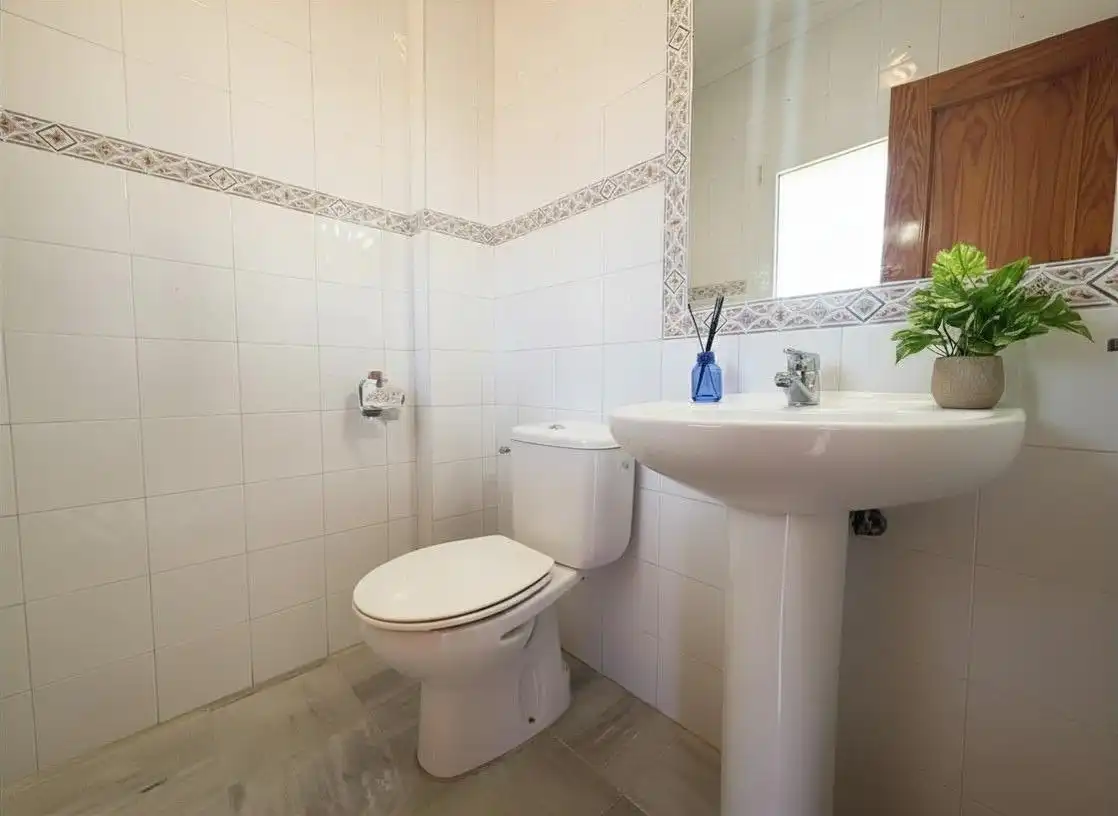 Baño de Casa o chalet en venta en Algeciras con Calefacción, Jardín privado y Terraza