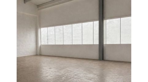 Foto 3 von Fabrikhallen zur Miete in Calle Saturn, Can Parellada, Terrassa