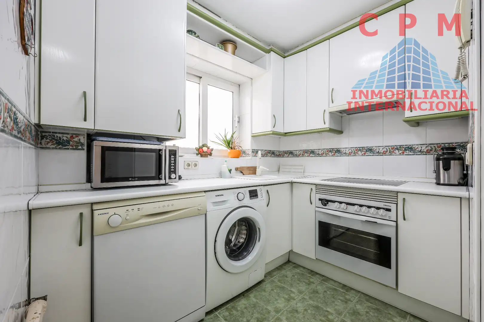 Cocina de Piso de alquiler en Madrid con Aire acondicionado, Calefacción y Horno
