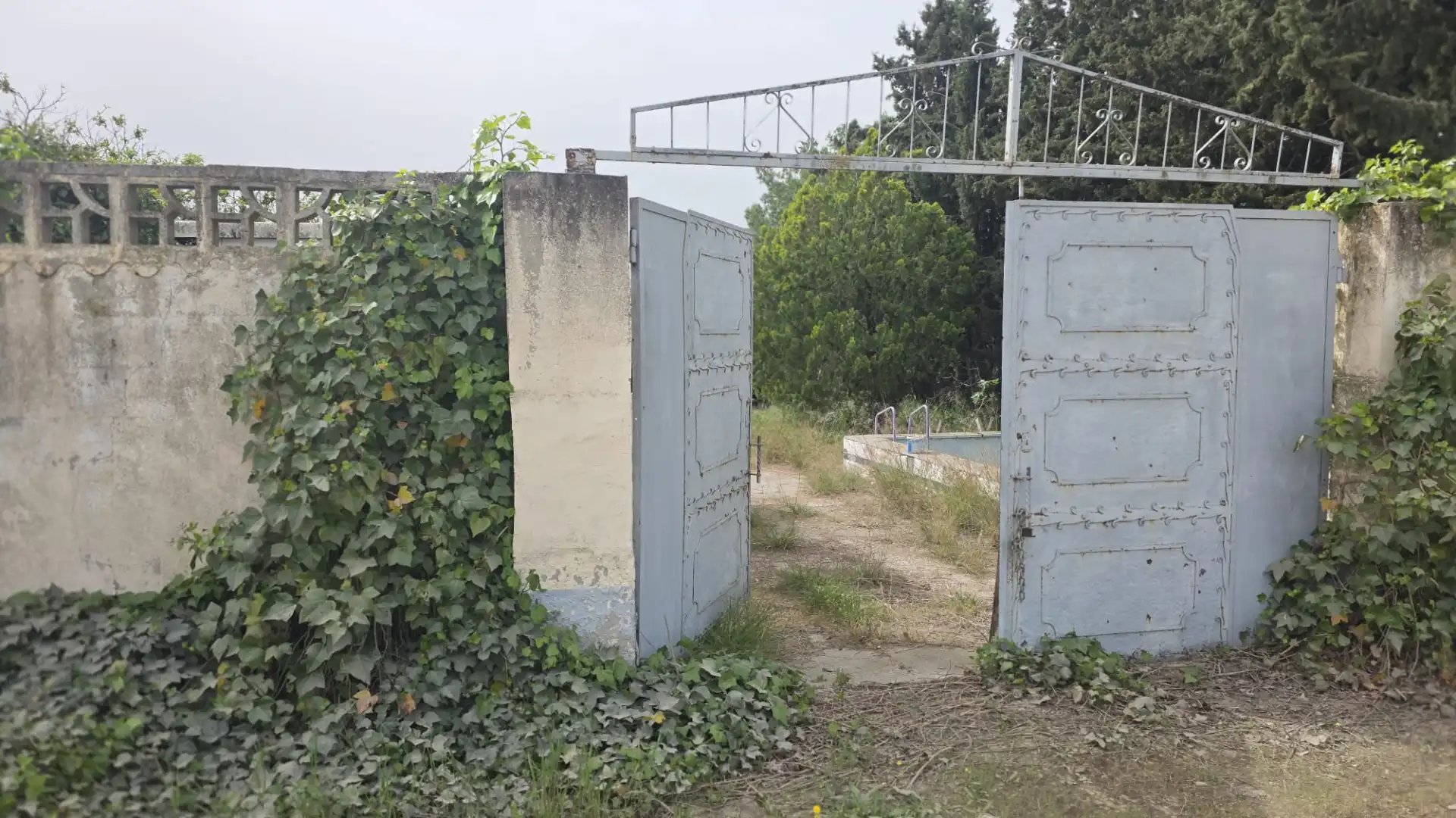 Country homes for sale in Corbins  with Private garden