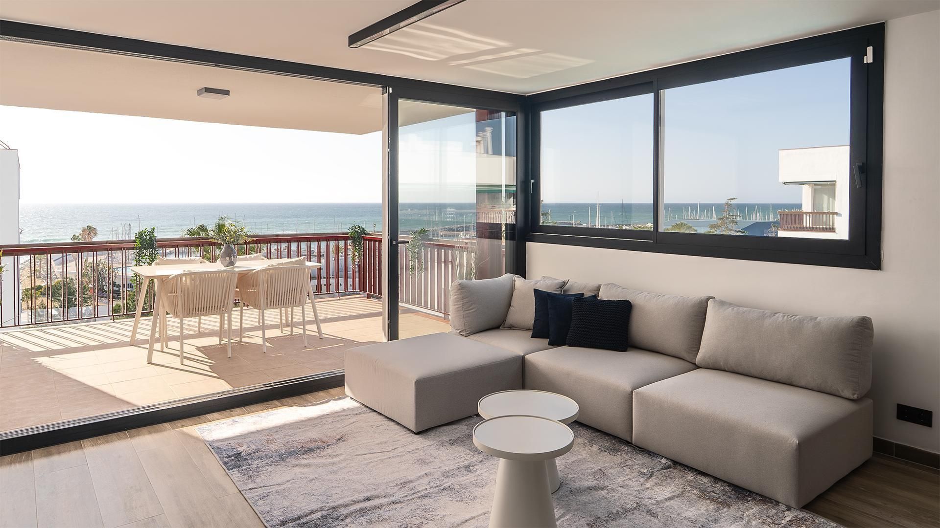 Wohnzimmer von Dachboden zum Verkauf in Sant Andreu de Llavaneres mit Klimaanlage, Privatgarten und Terrasse