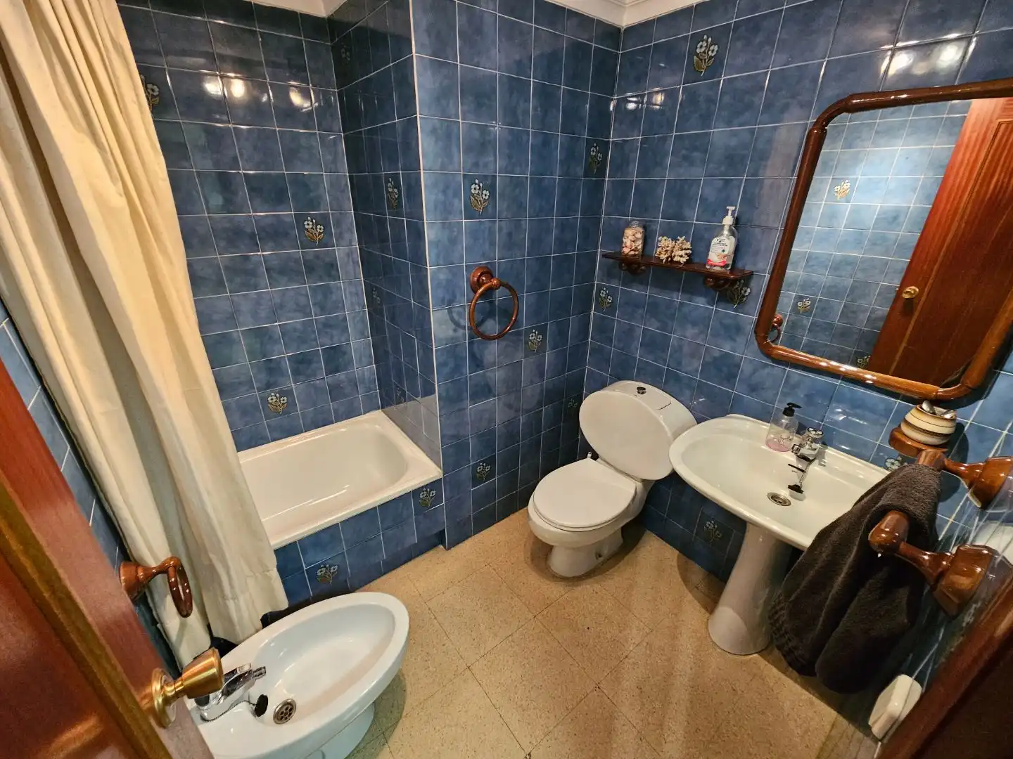 Bathroom of Office for rent in  Logroño  with Heating, Furnished and Internet
