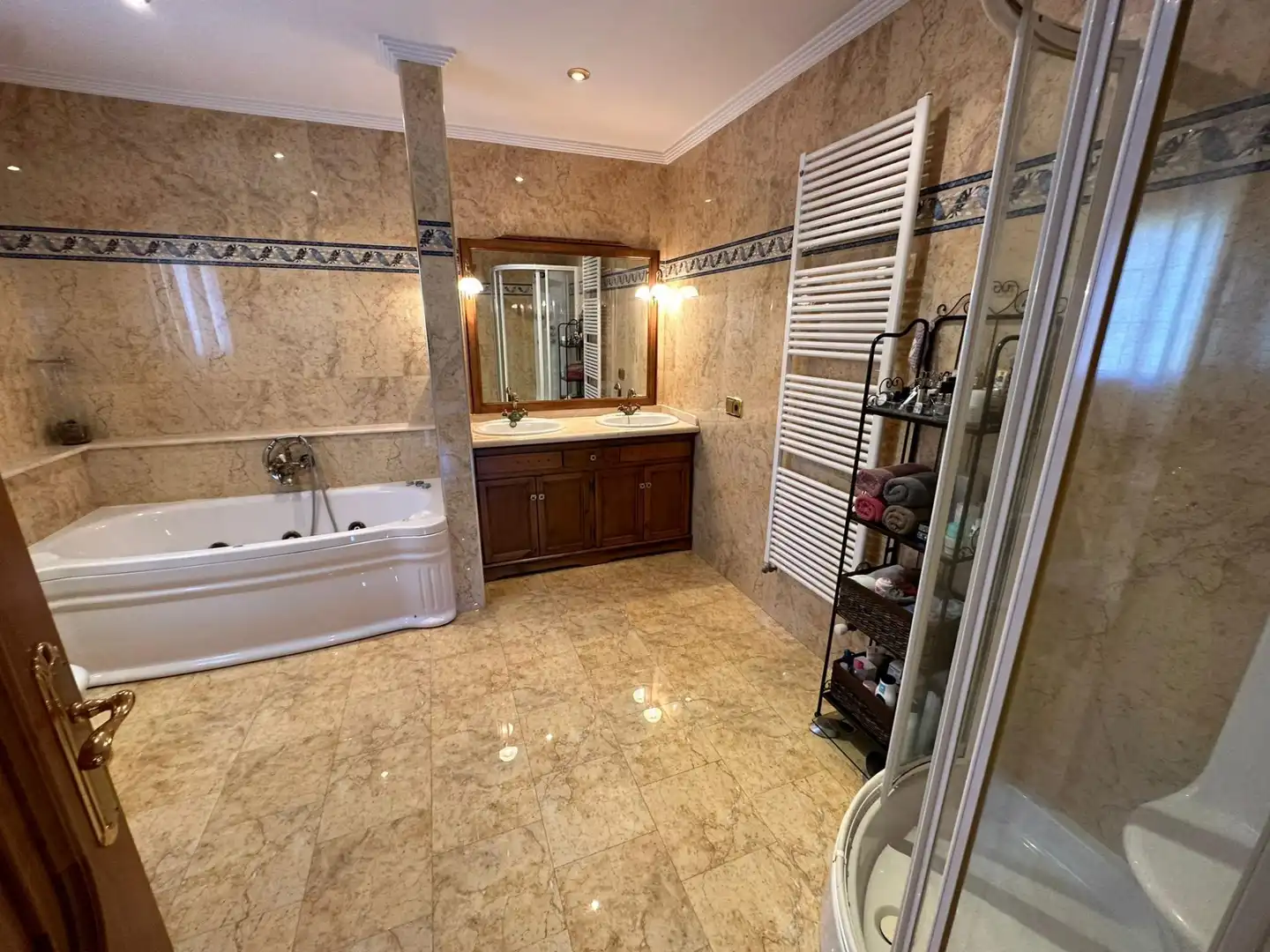 Bany de Casa o xalet en venda en Benicasim / Benicàssim amb Aire condicionat, Jardí privat i Terrassa