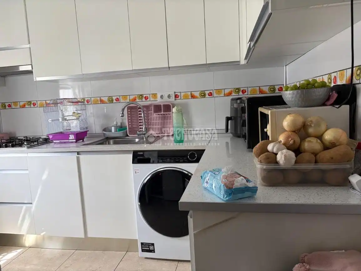 Kitchen of Flat for sale in Sevilla