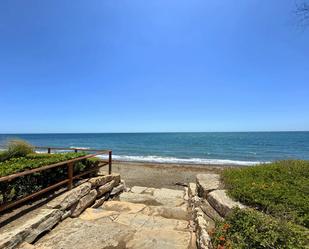Vista exterior de Apartament en venda en Estepona amb Aire condicionat, Calefacció i Terrassa