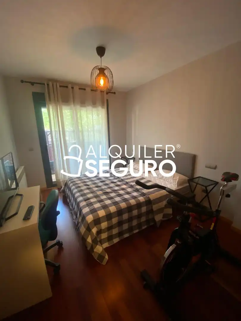 Bedroom of Flat for rent in Yebes  with Heating, Terrace and Storage room